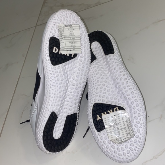 Mens DKNY sneakers - Picture 5 of 6